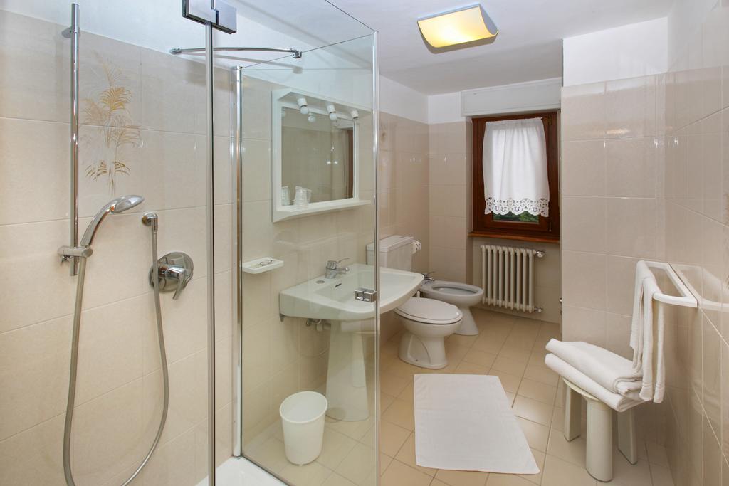 Hotel Biancaneve Sauze D'Oulx Quarto foto